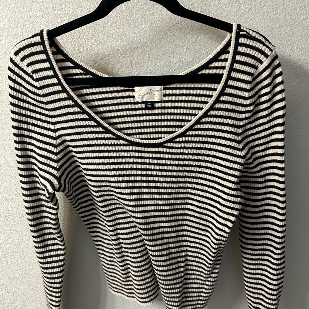 Universal Thread Black and White Striped Long Sleeve Top